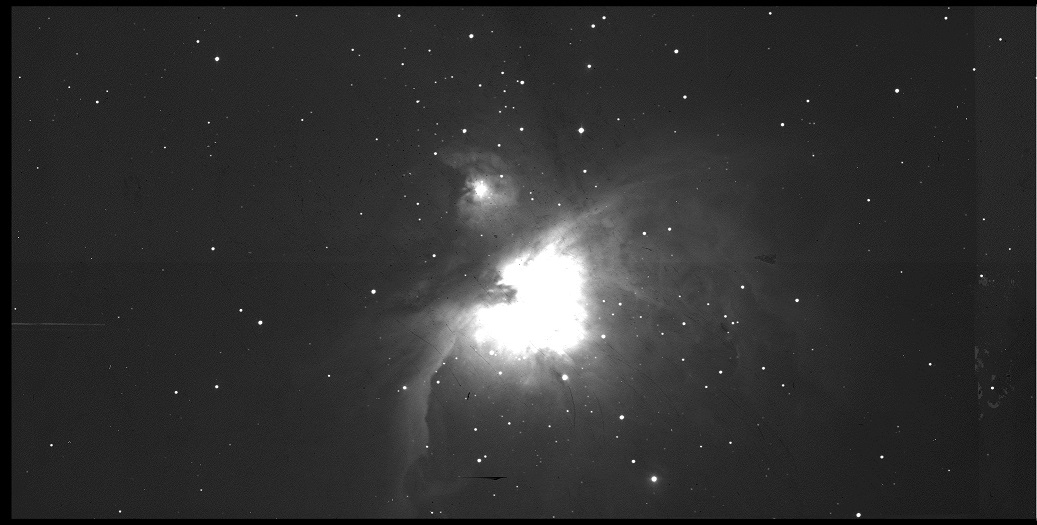 銀河学校 2014 B 班が 105cm シュミット望遠鏡で撮影した星雲 M42 (オリオン大星雲) の写真